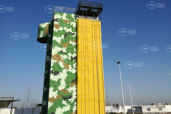 以专业设计为擎：部队攀岩墙的实战化构建与战斗力生成